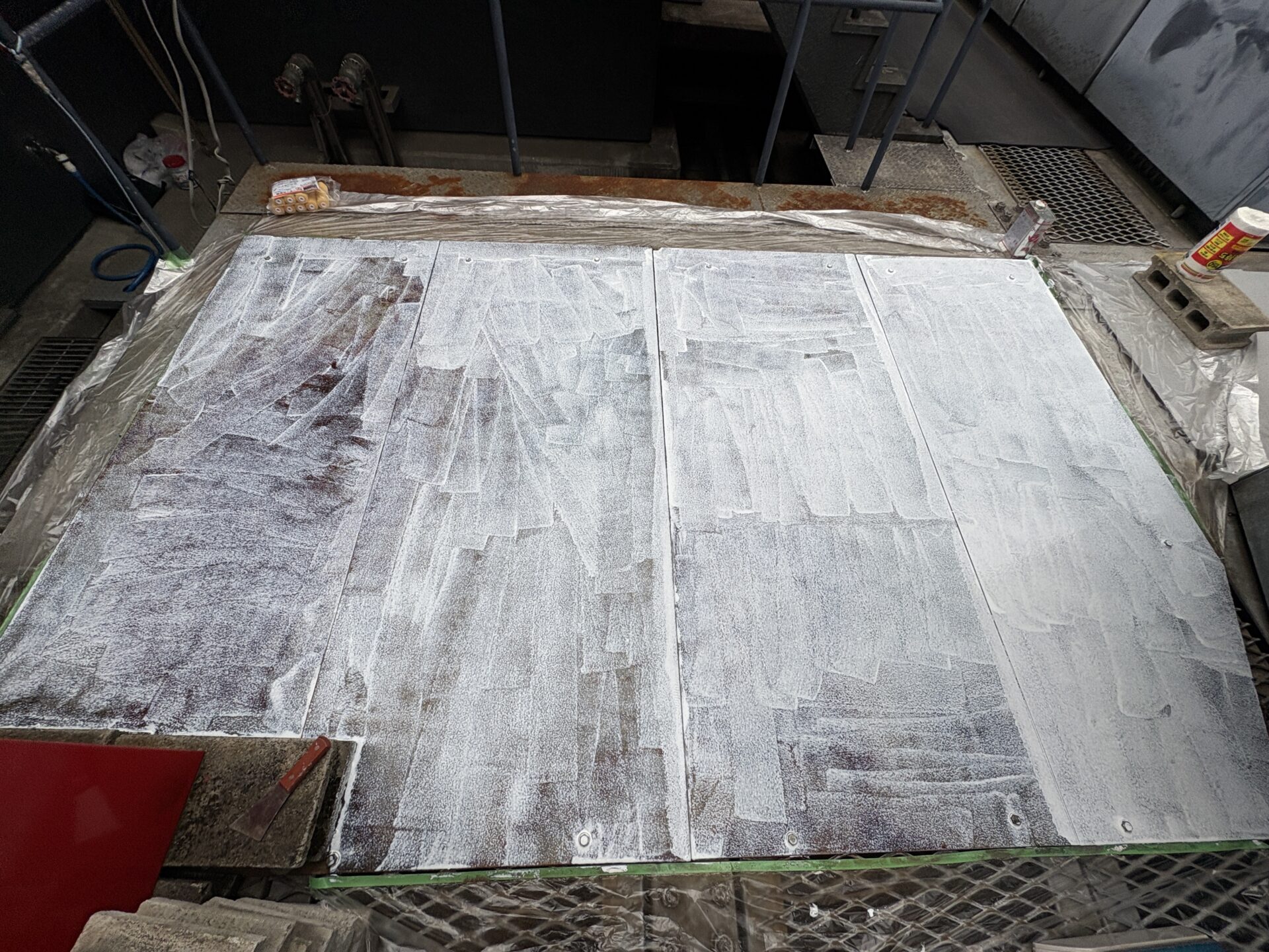 MP-2000を塗布(2回)、防錆強化を行います。