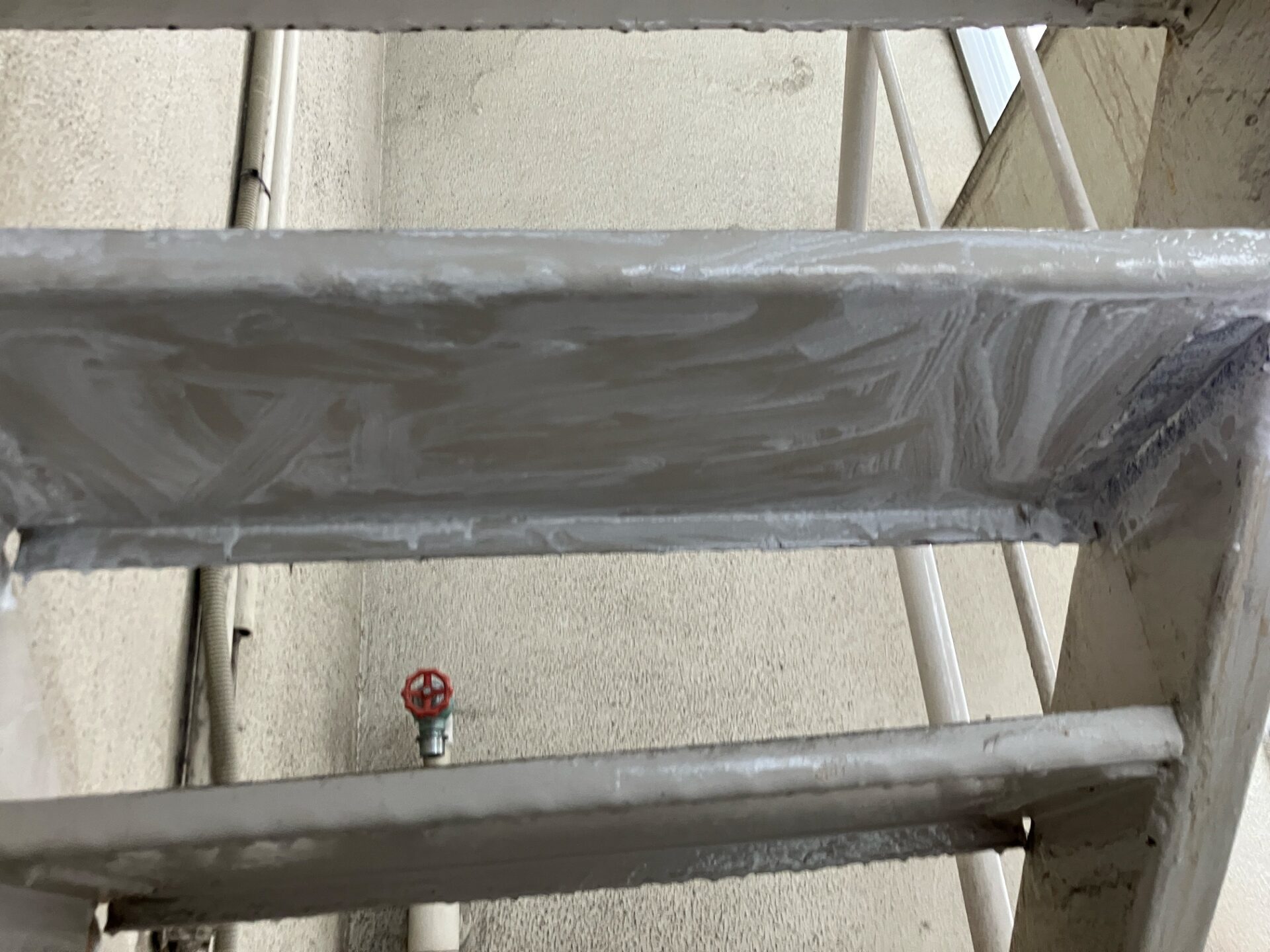 MP-2000塗布。裏面もしっかり塗ります。