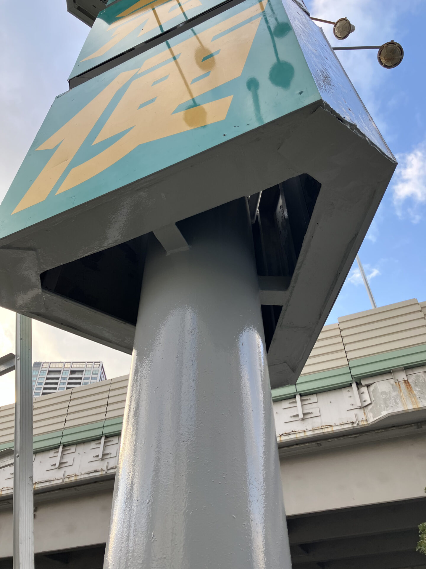 【看板修理】看板をリニューアルせずに補修で再生