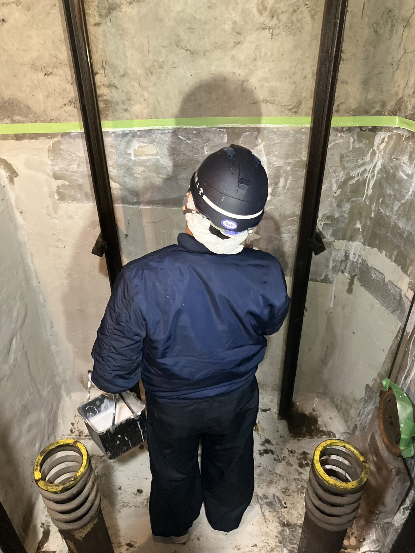 ④防水材塗布前の下地プライマーにミラクルプライマーを塗布