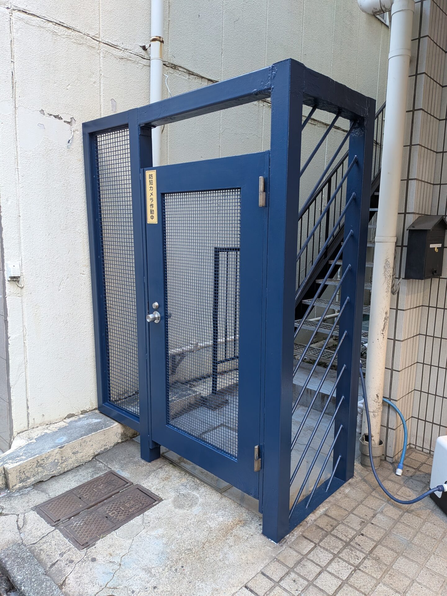 鉄扉全体